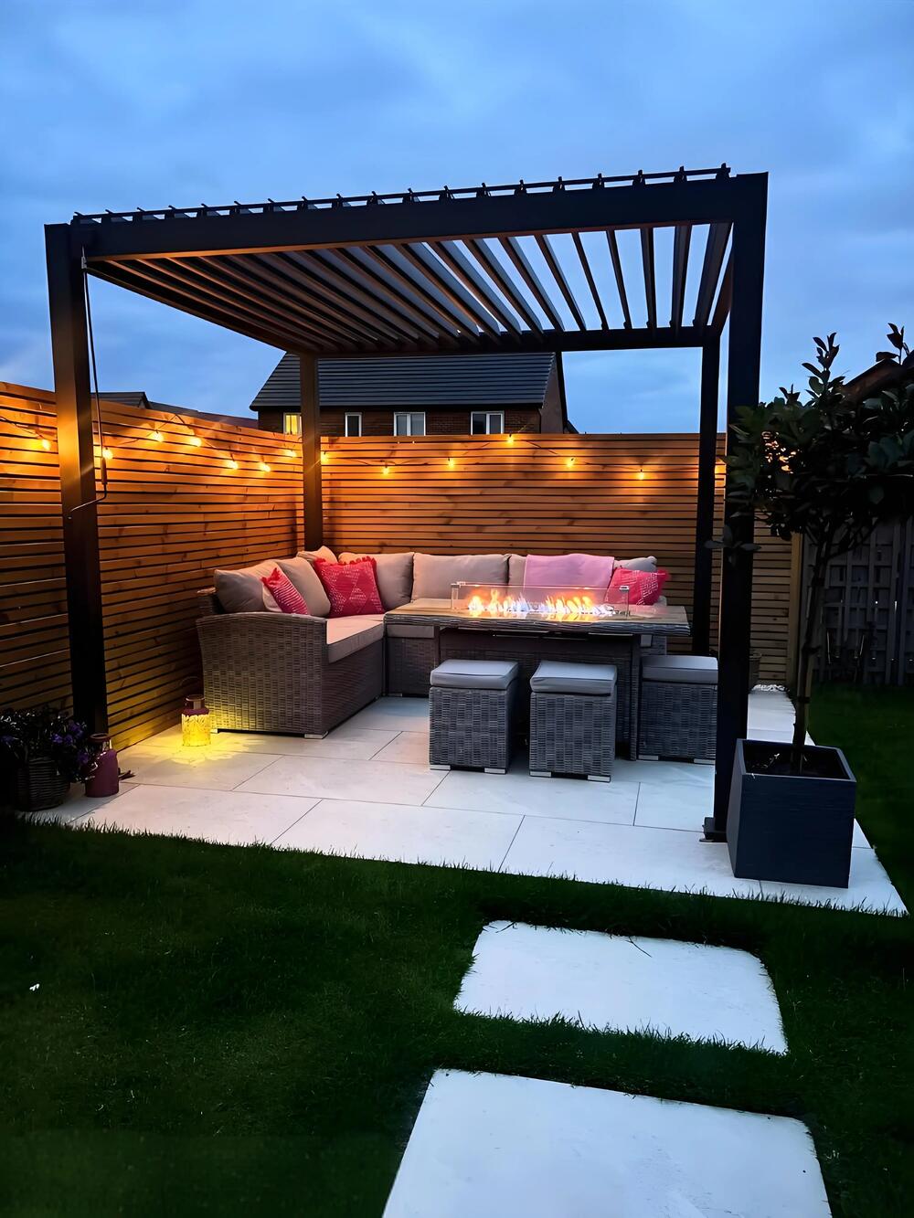 Bioklimatická pergola s naklápěcími lamelami